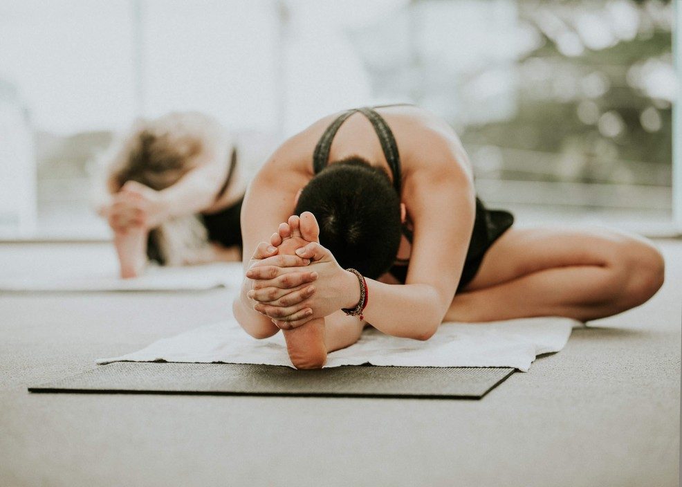 https://www.fahrenheityoga.com.au/media/website_pages/classes/bikram-yoga/Bikram-90-Fahrenheit-Yoga-Pilates-Bikram-Yoga-Melbourne_986x704a.jpg